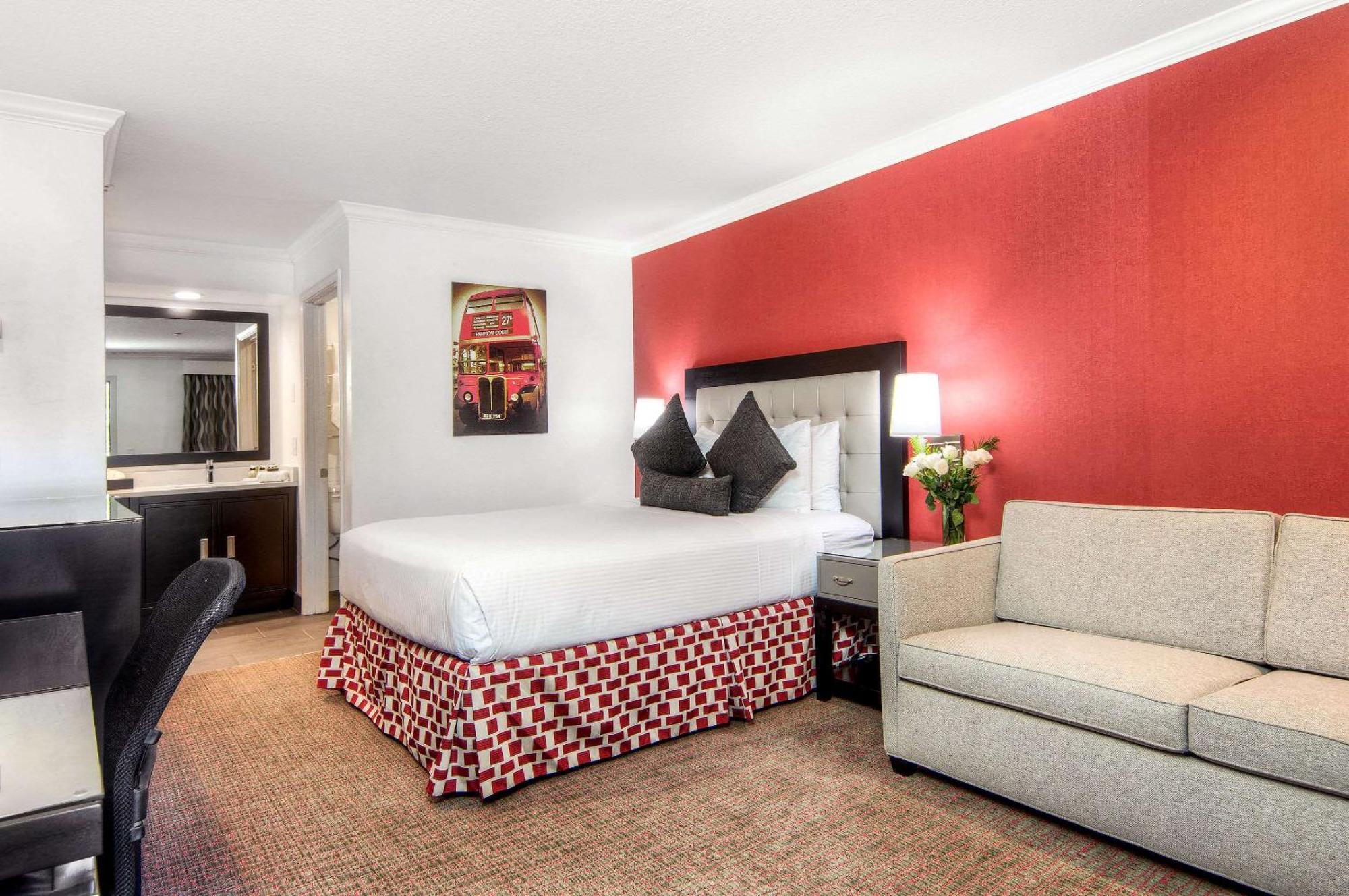 דיוויס Aggie Inn, Ascend Hotel Collection מראה חיצוני תמונה